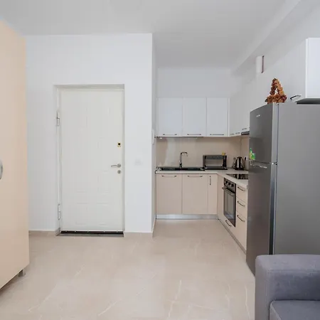 Lejlighed Cozy One Bedroom With Stunning Sea View In Lungomare
