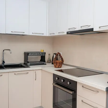 Cozy One Bedroom With Stunning Sea View In Lungomare *