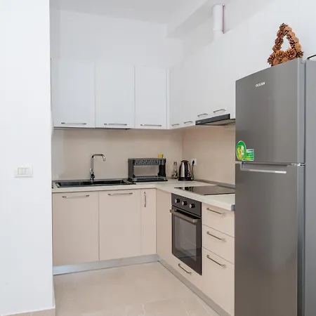 Apartament Cozy One Bedroom With Stunning Sea View In Lungomare *